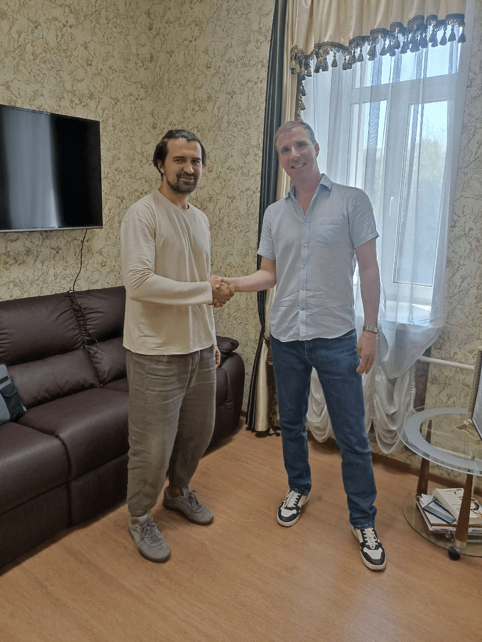 Антон Кузин и проректор Сибирского института бизнеса, управления и психологии Александр Третьяков